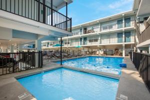 Bazén v ubytování Hotel Cabana Oceanfront/Boardwalk nebo v jeho okolí