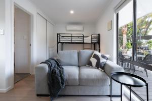 Highway 1 Holiday & Lifestyle Park的休息区