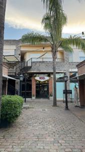 Budova, kde se apartmán nachází + 3 fotografie