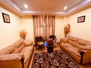 Istumisnurk majutusasutuses The Reo Lodge, Haridwar