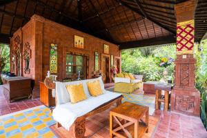Ruang duduk di The River Island Bali
