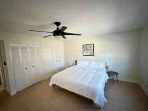 Ένα ή περισσότερα κρεβάτια σε δωμάτιο στο Next Getaway Home-3 Rooms, 4 Bed, 2 Bath, Backyard +51 φωτογραφίες