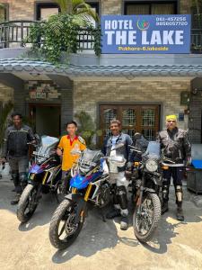 Os clientes hospedados em Hotel The Lake