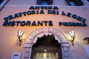Facciata o entrata di Albergo Dei Leoni
