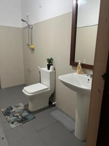 Ванна кімната в Mounty K backpack Hostels