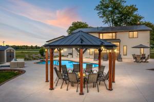 Foto de la galería de NFL Draft Sleeps 30 Large Family or Group Parties en Appleton 70 fotos más