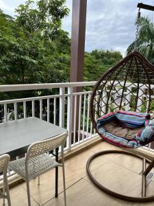 Rõdu või terrass majutusasutuses Luxurious Family Room Pico de Loro