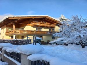 Chalet in Grossarl near Ski Slopes v zime