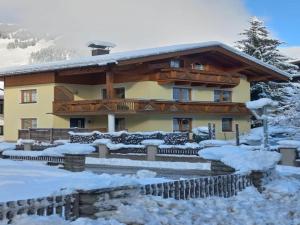 Chalet in Grossarl near Ski Slopes v zime