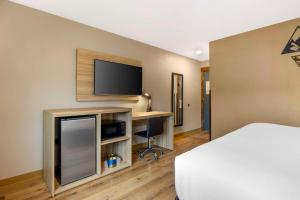 TV a/nebo společenská místnost v ubytování Columbia River Hotel, Ascend Hotel Collection