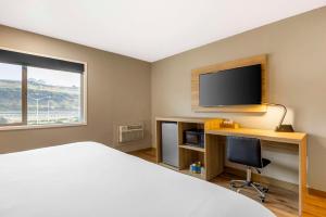 TV a/nebo společenská místnost v ubytování Columbia River Hotel, Ascend Hotel Collection