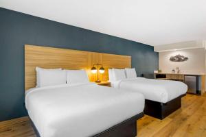 Postel nebo postele na pokoji v ubytování Columbia River Hotel, Ascend Hotel Collection