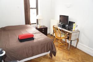 Postel nebo postele na pokoji v ubytování John 3 16 Christian BnB