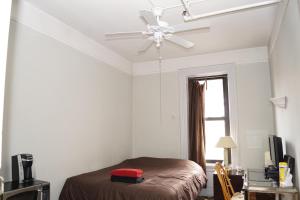 Gallery image of John 3 16 Christian BnB in New York