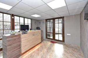 Televiisor ja/või meelelahutuskeskus majutusasutuses Canyon Hostel City Center