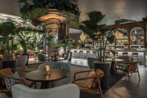 Restaurace v ubytování THesis Hotel Miami Coral Gables, Curio Collection by Hilton