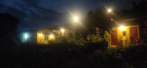Gedung tempat farm stay berlokasi
