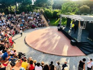 Ospiti di Hotel with swimming-pool in Arborea just 600 meters from the sea