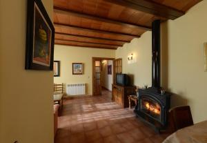 TV a/nebo společenská místnost v ubytování Casa Rural Las Tejas - Ideal para Familias y Grupos