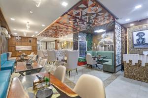 Gallery image of Status By Hotel The Emporio in Ghaziabad