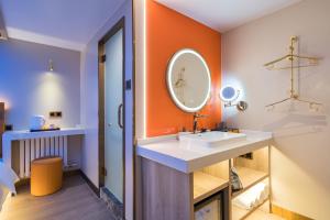 北京De quan Hotel Free breakfast and lunch are provided Coffee beverages andsnacks are available in the lobby Free access to the gym and laundry room Located in the city center, near Shifoying的相册照片