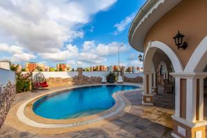 Πισίνα στο ή κοντά στο Red Premıum Avangarde Şık Mimari