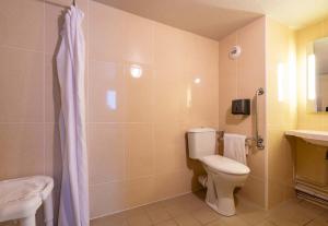 Koupelna v ubytování B&B HOTEL Valence Nord