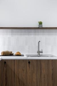 Una cocina o cocineta en MoRe by Zoia Living 134 fotos más