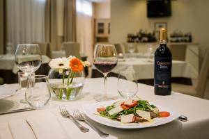 Nápoje v ubytování Hotel Executive