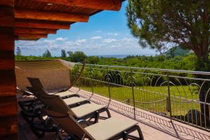 Rõdu või terrass majutusasutuses Domaine La Pietra