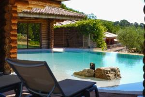 Bassein majutusasutuses Domaine La Pietra või selle lähedal