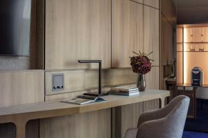 ครัวหรือมุมครัวของ Anantara The Marker Dublin- A Leading Hotel of the World