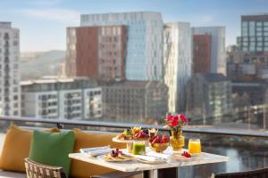 เครื่องดื่มที่ Anantara The Marker Dublin- A Leading Hotel of the World