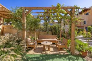 Gallery image of Casa del Sol Suites in Rhodes Town