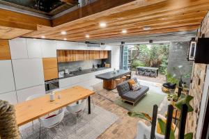 Zona d'estar a Modern & Stylish 3BR in Redfern
