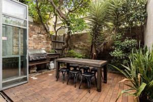 Jardí fora de Modern & Stylish 3BR in Redfern