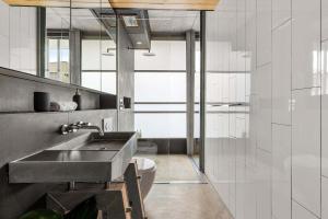 Cuina o zona de cuina de Modern & Stylish 3BR in Redfern