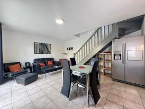 Η κουζίνα ή μικρή κουζίνα στο Maison/Parking Privé/Piscine/Wifi/Canal du midi