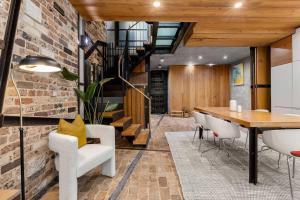 Zona d'estar a Modern & Stylish 3BR in Redfern