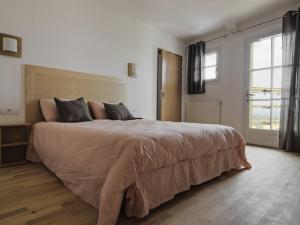 Postel nebo postele na pokoji v ubytování Hotel Galilee + 2 fotografie
