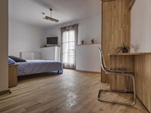 TV a/nebo společenská místnost v ubytování Hotel Galilee