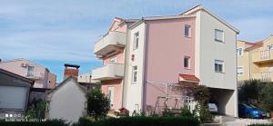 Budova, v ktorej sa apartmán nachádza