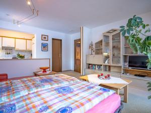 Ένα ή περισσότερα κρεβάτια σε δωμάτιο στο Apartment Bichleregg by Interhome