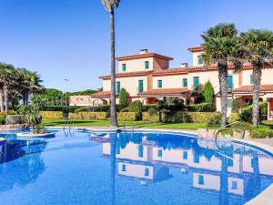 Bazén v ubytovaní Holiday Home Port Pals Village by Interhome alebo v jeho blízkosti