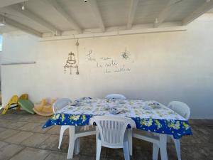 Afbeelding uit fotogalerij van Barcelona, appartamento per 8 posti a 30 mt dal mare in Torre Ovo