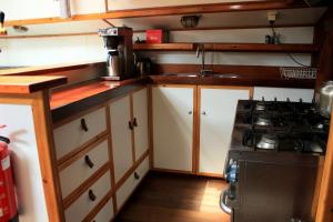 Køkken eller tekøkken på Zeilschip Antonia