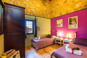 Ένα ή περισσότερα κρεβάτια σε δωμάτιο στο Villa Svega +41 φωτογραφίες