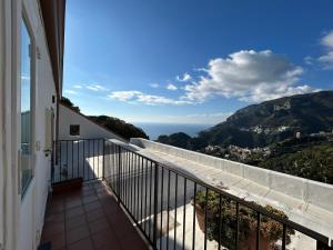 拉维罗Sotto 'o Sole的海景阳台