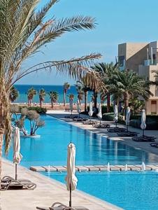 Fotografie z fotogalerie ubytování Pool & Sea View 2BR in Mangroovy v destinaci Hurghada