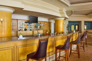 Телевізор і / або розважальний центр в Renaissance Sharm El Sheikh Golden View Beach Resort